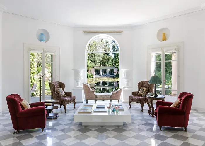 Relais La Foleia - Luxury Villa With Private Lake
