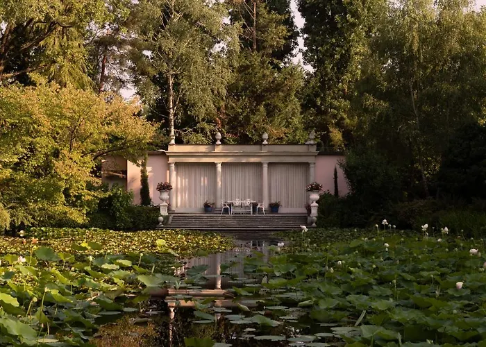 Relais La Foleia - Luxury Villa With Private Lake